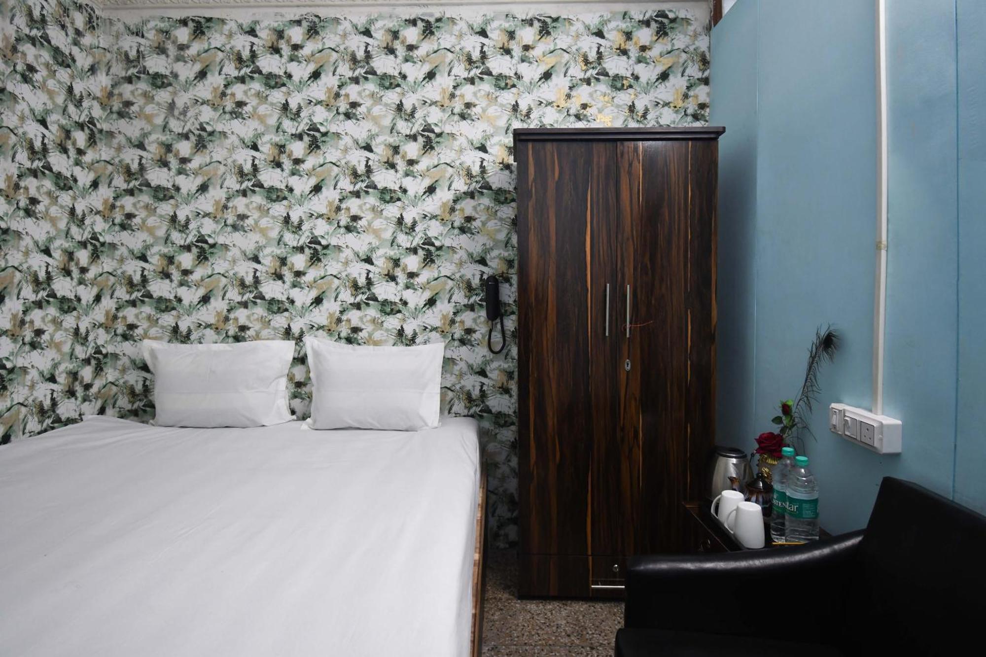 Hotel O Blue Cherry Guest House โกลกาตา ภายนอก รูปภาพ